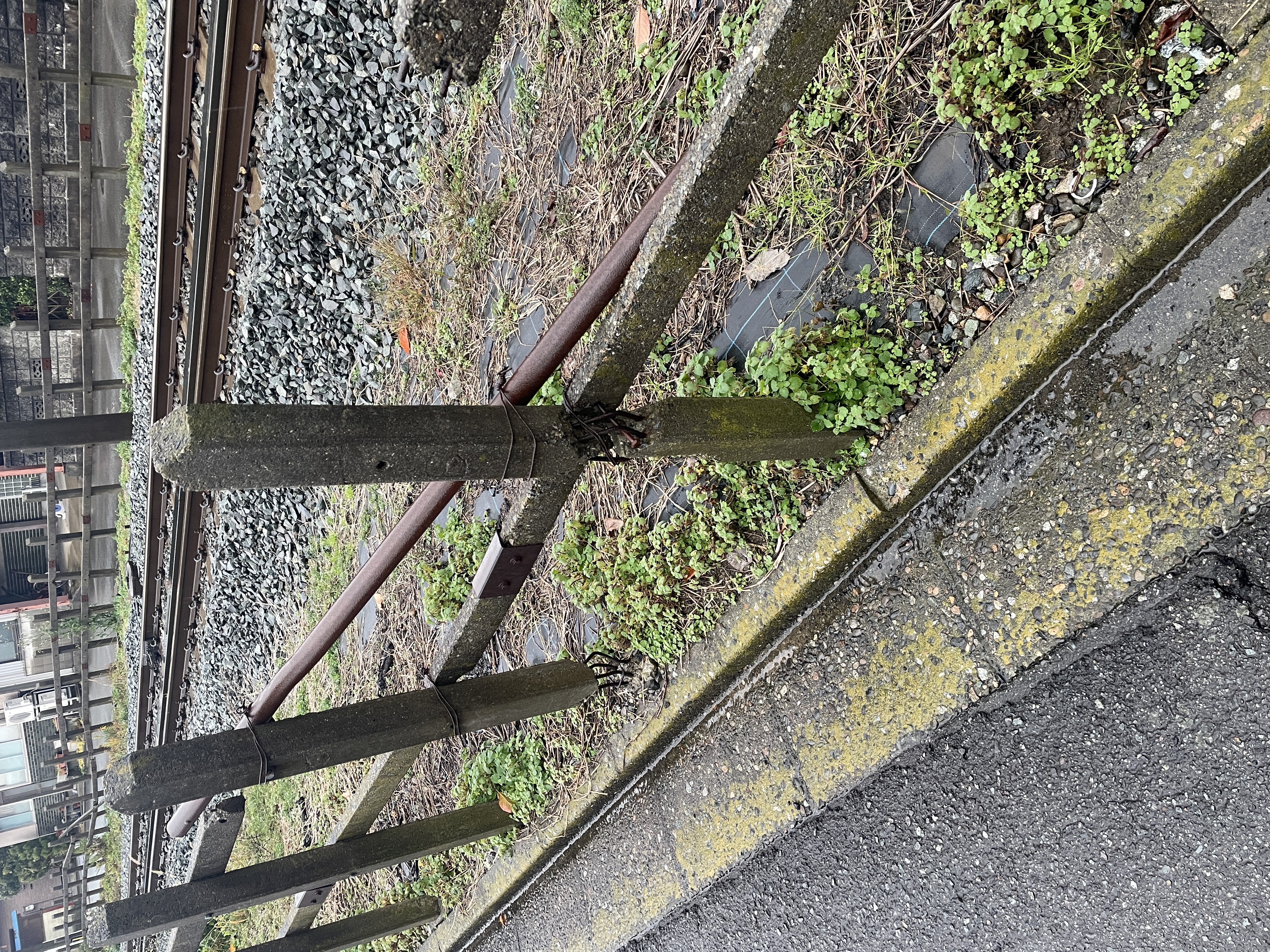 No.267 桟のずれと接合金具の腐食